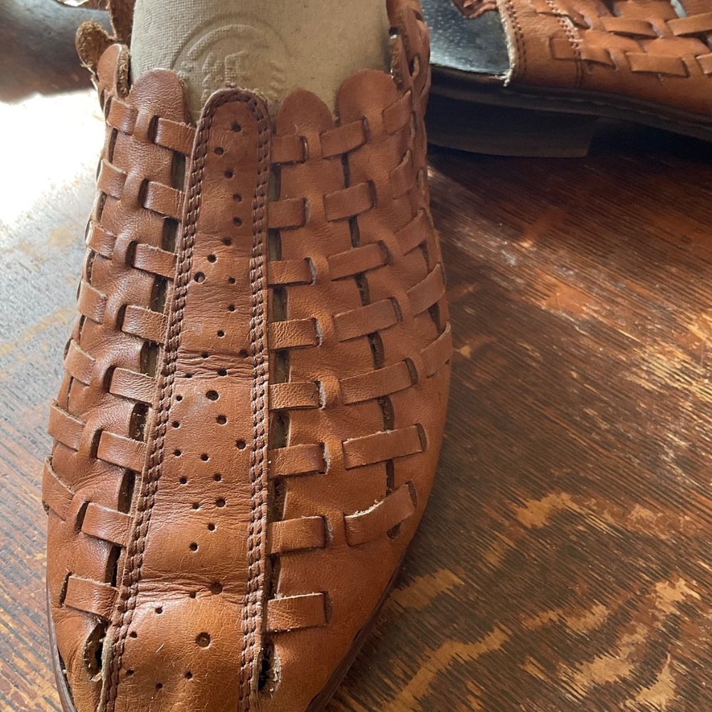LADIES LEATHER SANDALS  SIZE 39..   BY  REIKER - Picture 7 of 9